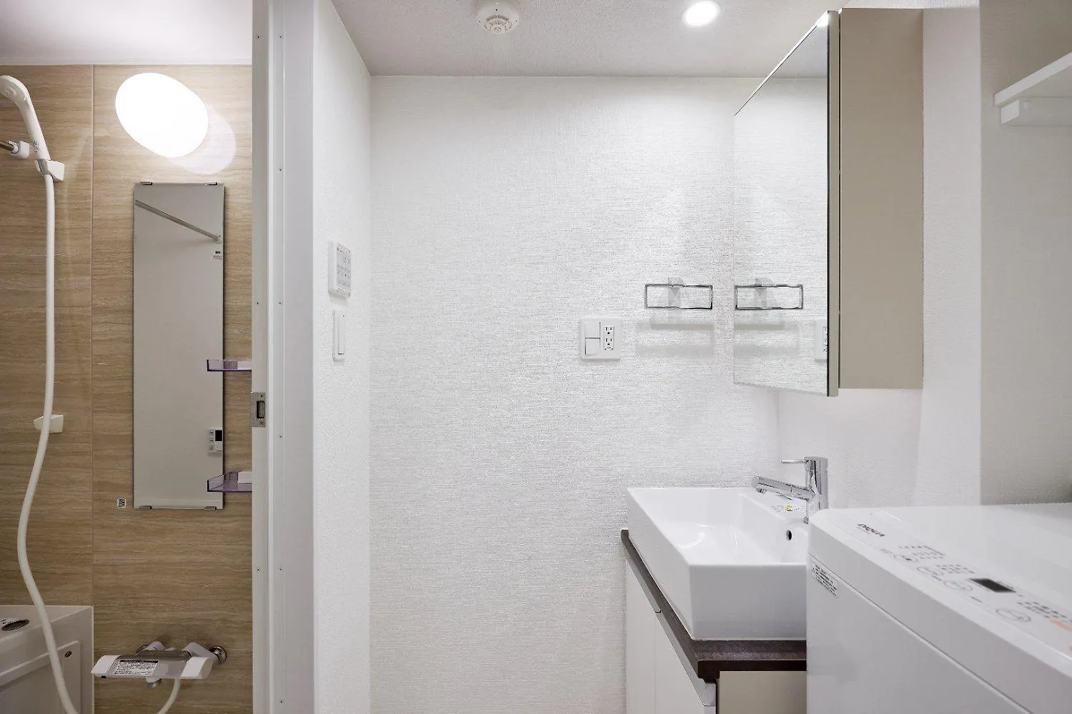 Wellsquareism Ikebukuro East Apartment Tokyo